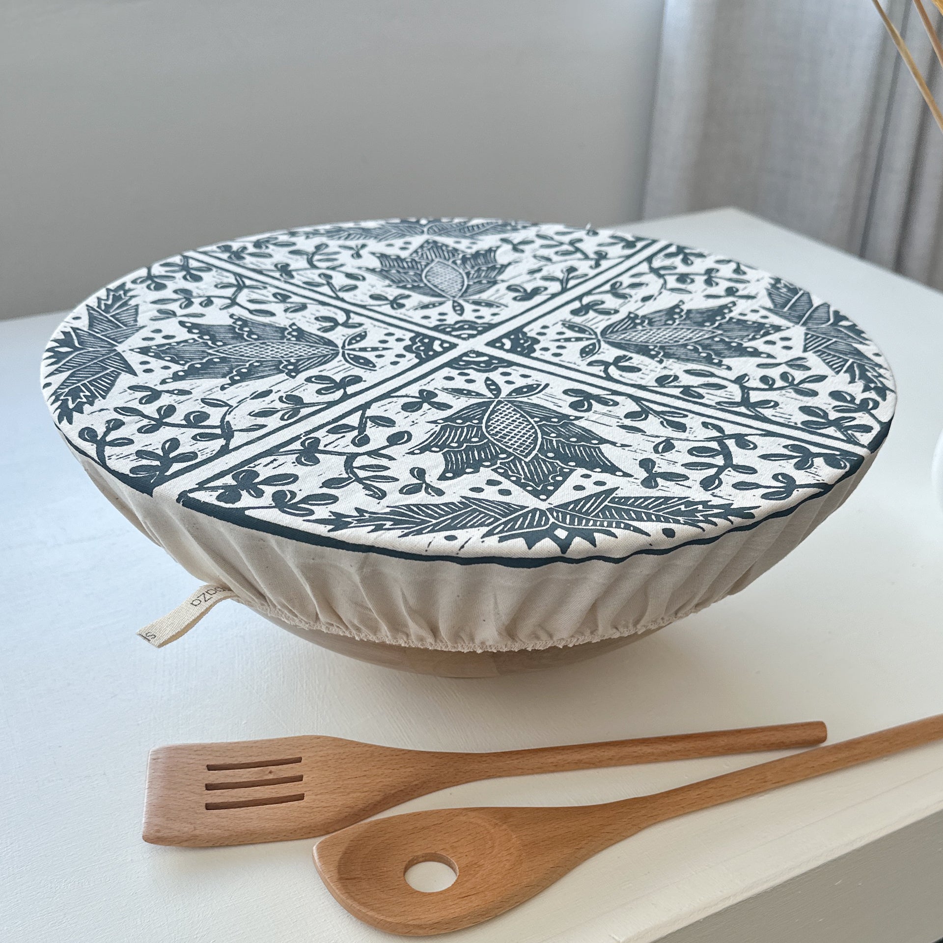 Dish and Bowl Cover XXL Madiba Print | for the entertainers