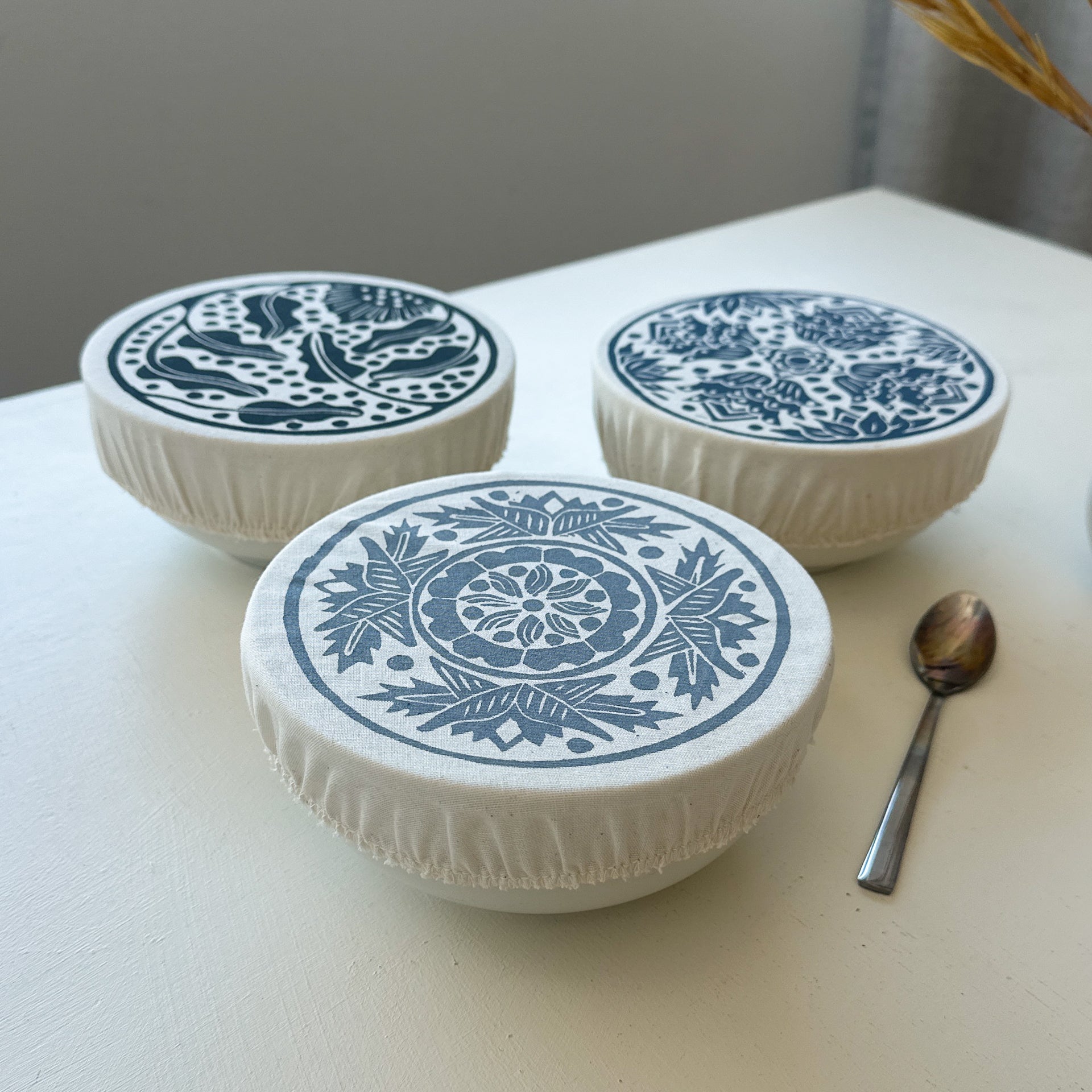 Bowl Covers Set of 3 cereal bowl covers fits 13-17cm / 5-7in Madiba Print